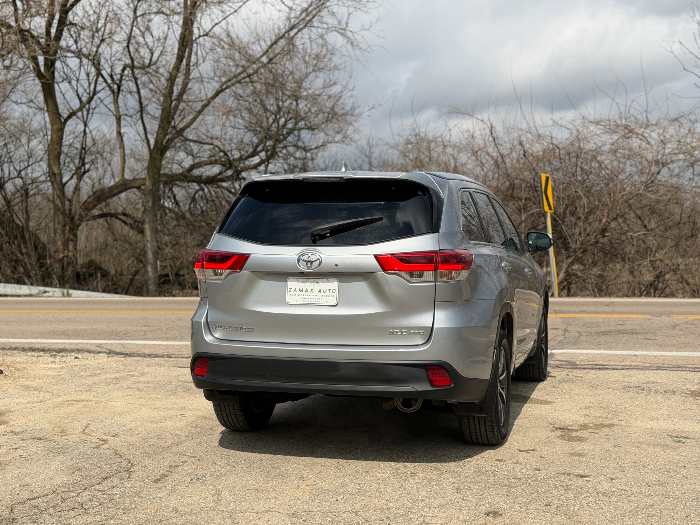 Used 2017 Toyota Highlander XLE image 10