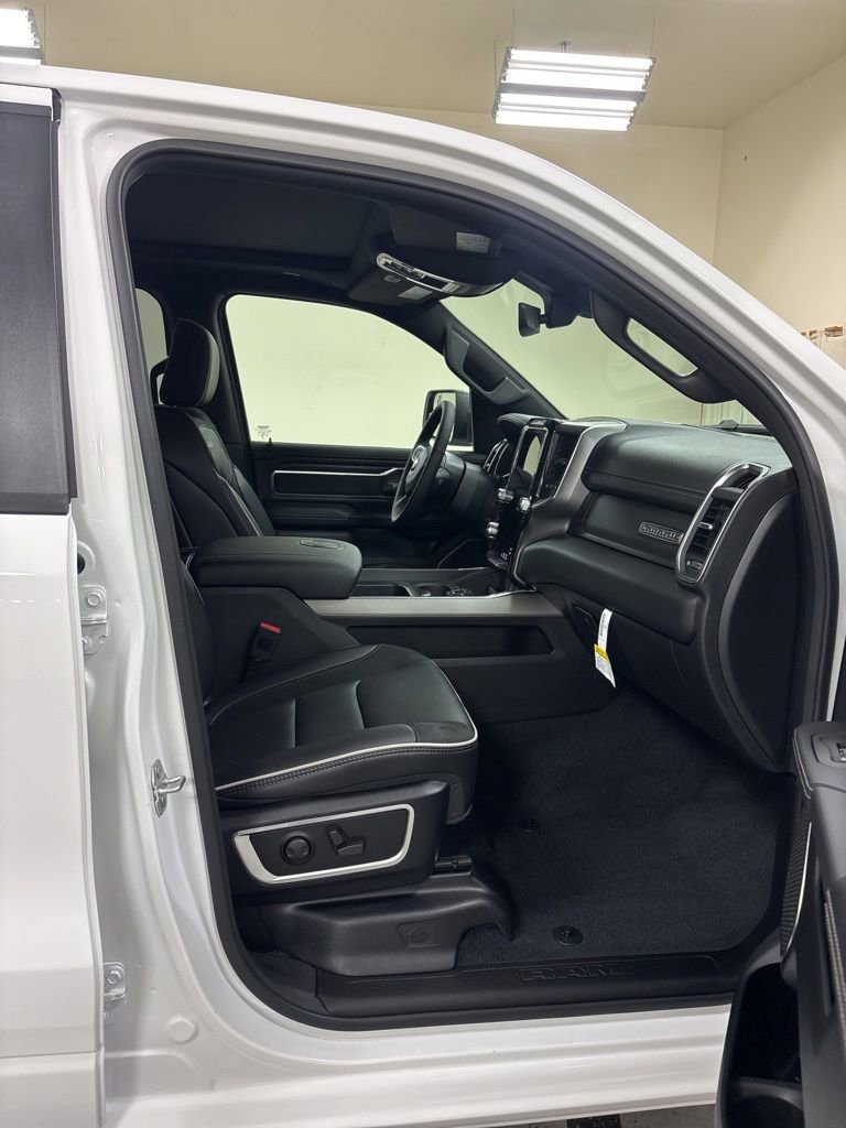 New 2026 RAM 1500 Laramie AWD/4WD image 28
