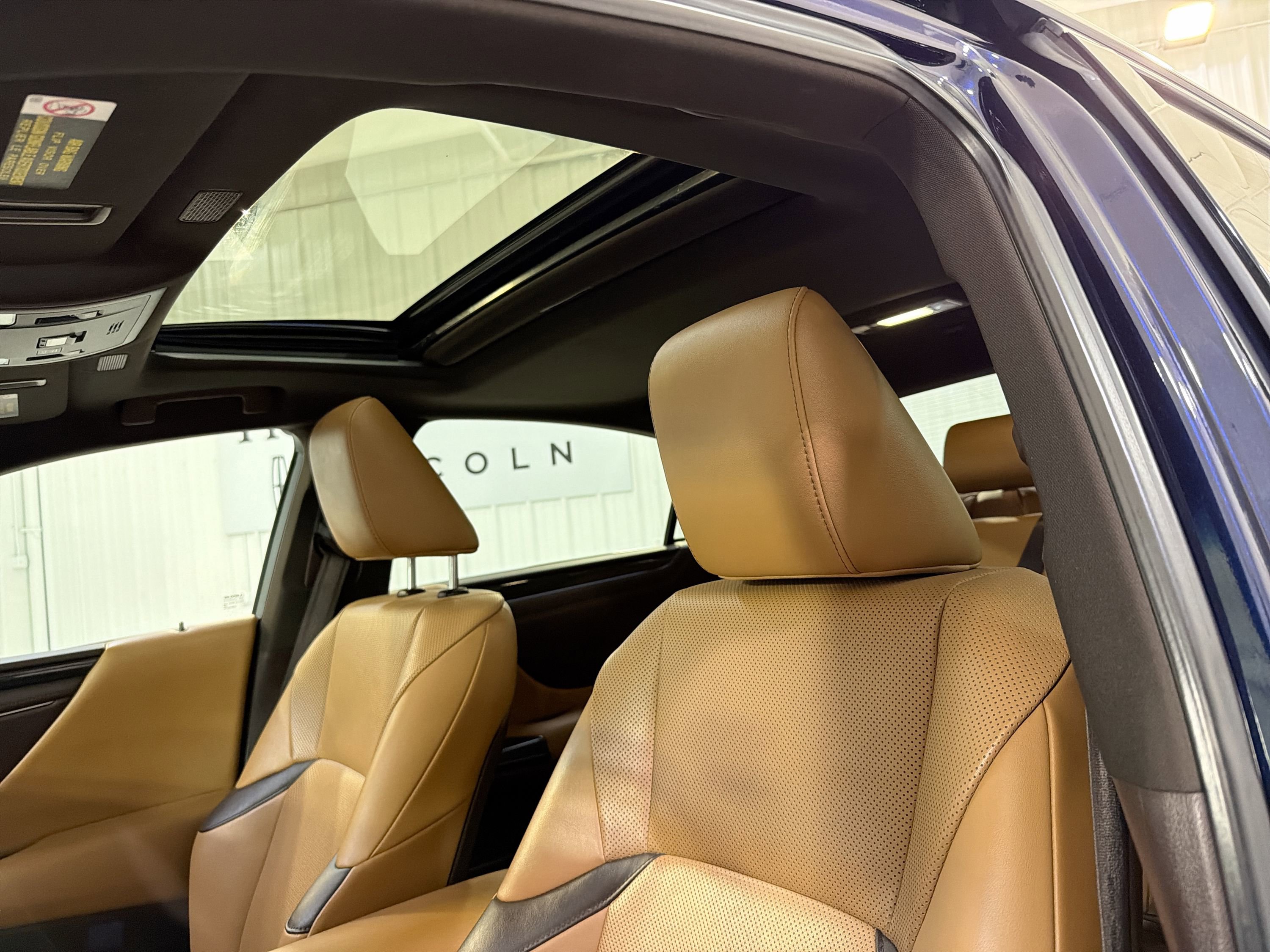 Used 2019 Lexus ES 350 w/ Accessory Package 2 FWD image 23