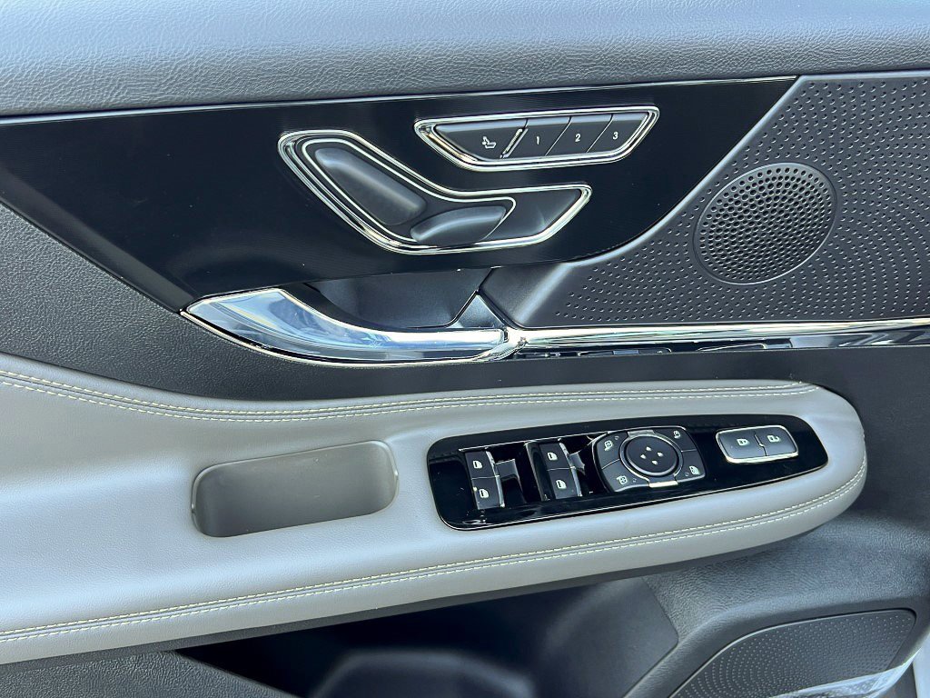 New 2026 Lincoln Corsair Reserve w/ Jet Appearance Package image 15