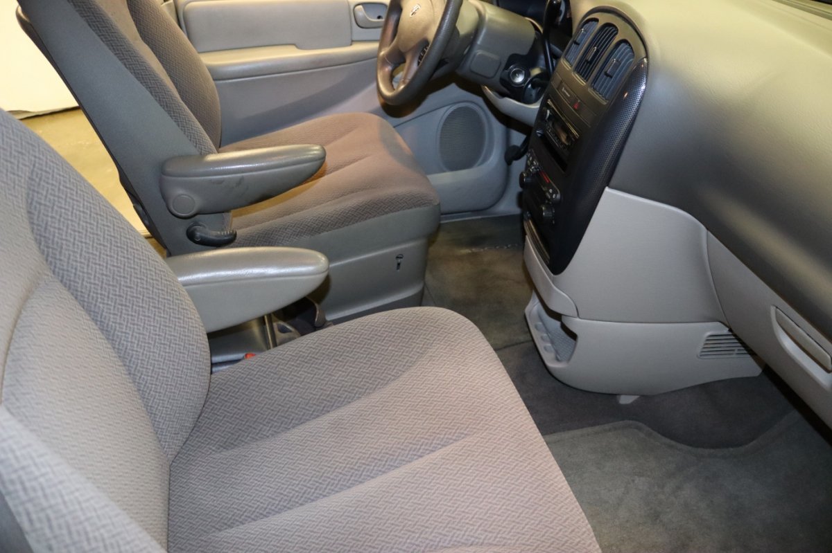 Used 2007 Dodge Caravan SXT w/ Popular Equipment Group I FWD image 20