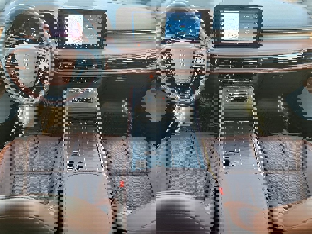 Used 2025 Lincoln Aviator Reserve w/ Equipment Group 201A image 14