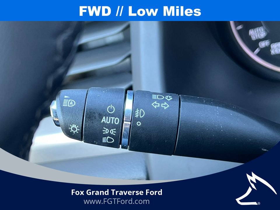 Used 2023 GMC Acadia SLT image 18