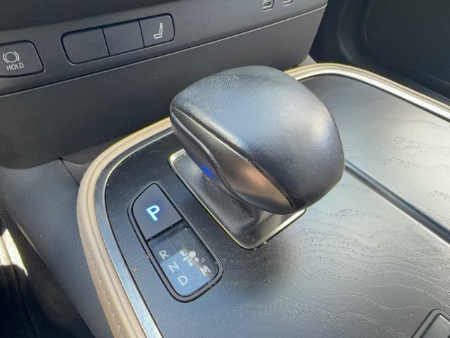 Used 2023 Lexus LS 500 w/ Accessory Package (Z2) RWD image 24