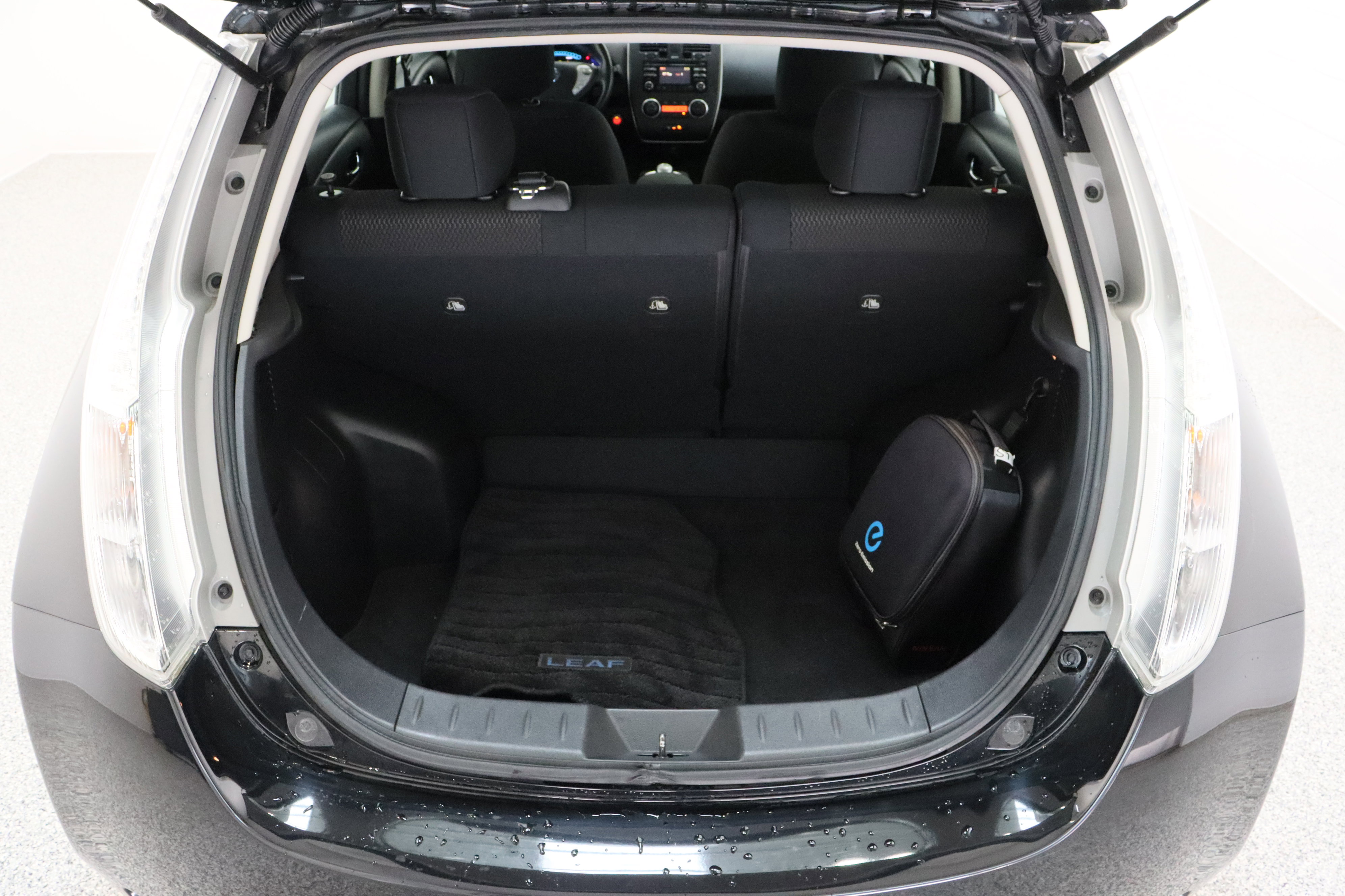 Used 2015 Nissan Leaf S w/ Charge Package FWD image 31