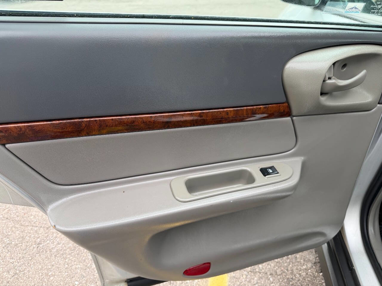 Used 2002 Chevrolet Impala w/ Preferred Equipment Group image 12