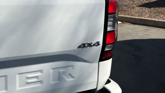 Used 2025 Nissan Frontier SV w/ SV Convenience Package image 11