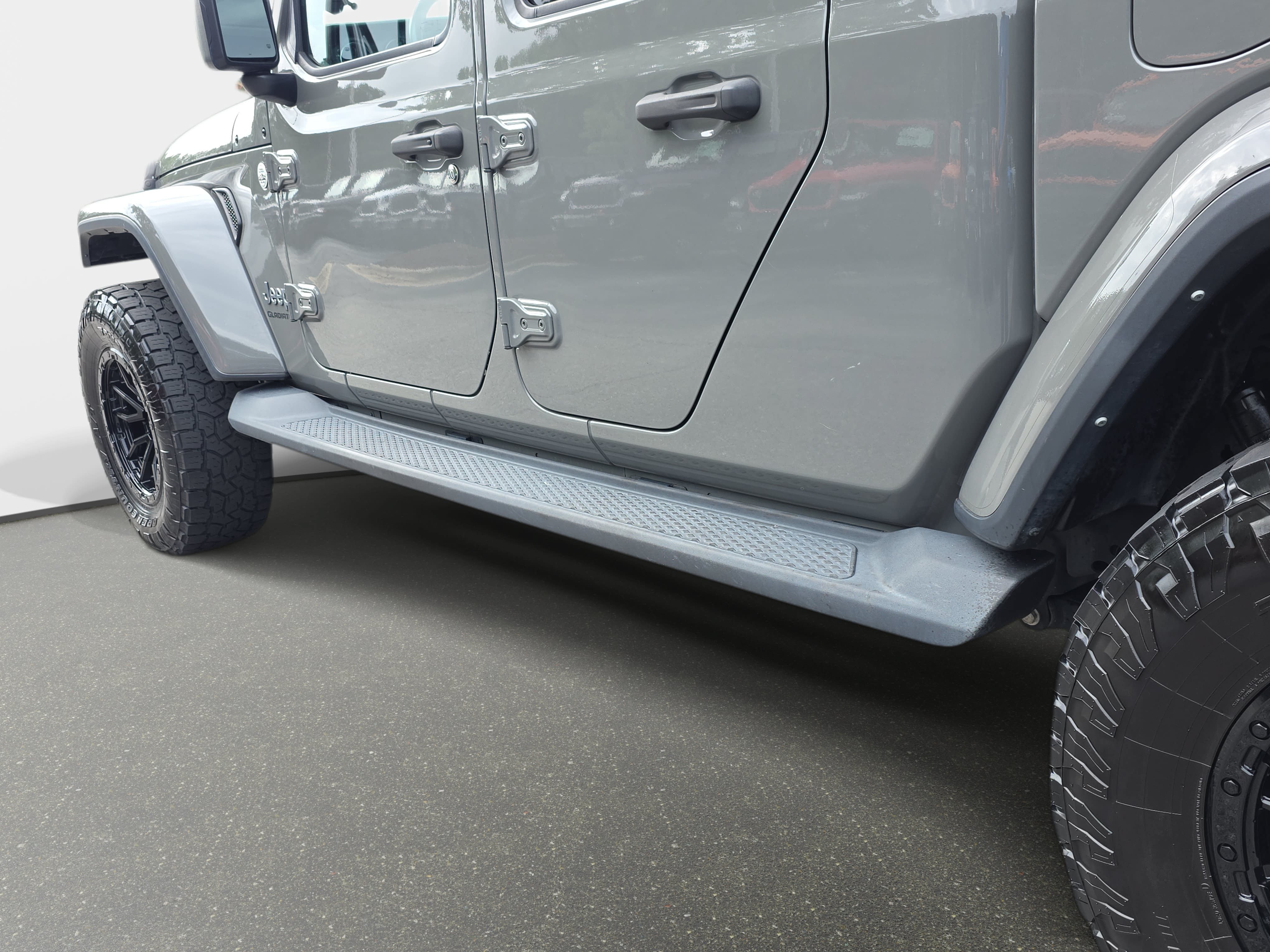 Certified 2022 Jeep Gladiator Overland w/ Popular Equipment Package AWD/4WD image 31