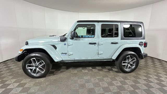 Used 2024 Jeep Wrangler Unlimited w/ Convenience Group AWD/4WD image 6