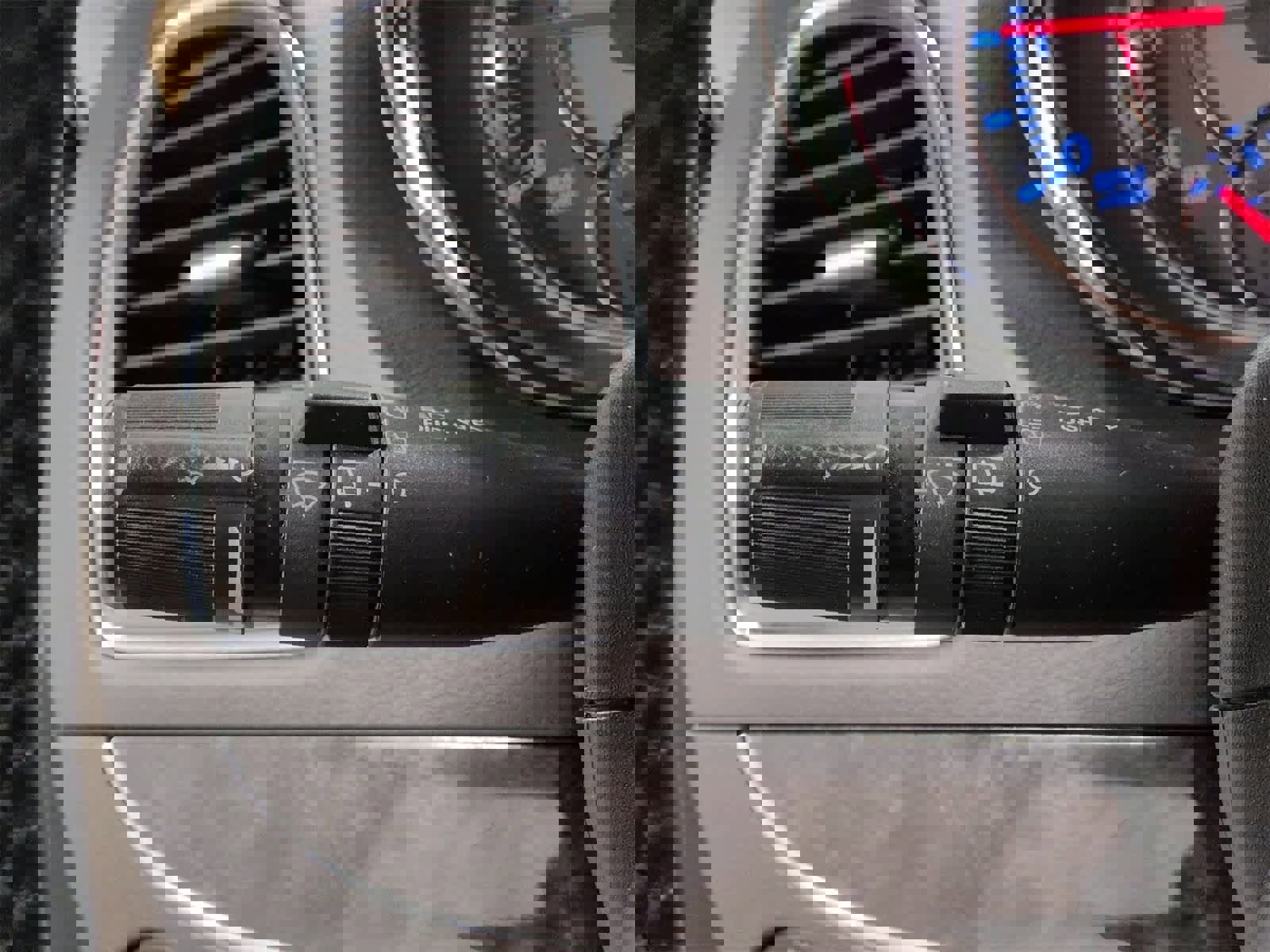 Used 2015 Chrysler Town & Country Touring-L w/ Driver Convenience Group image 26