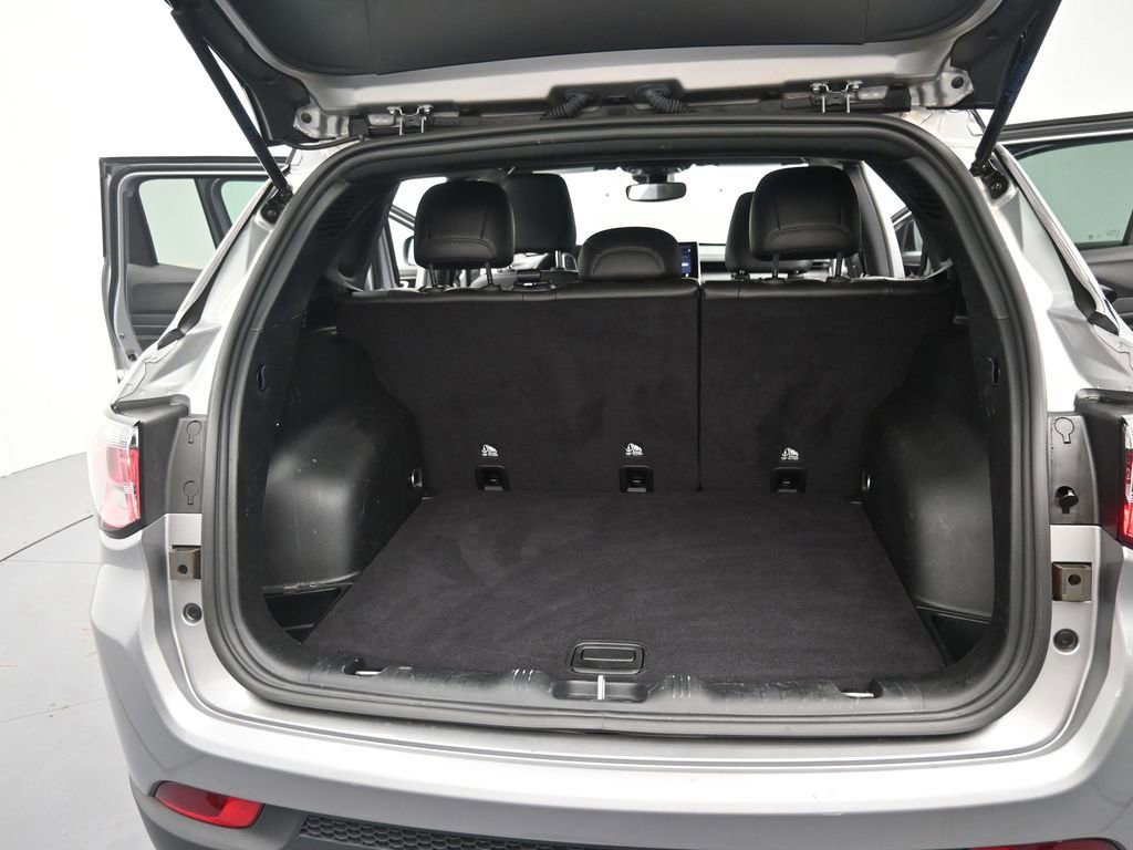 Used 2022 Jeep Compass Altitude image 11