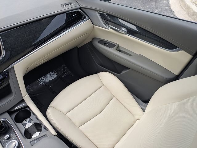 Certified 2023 Cadillac XT6 Premium Luxury w/ Technology Package FWD image 18