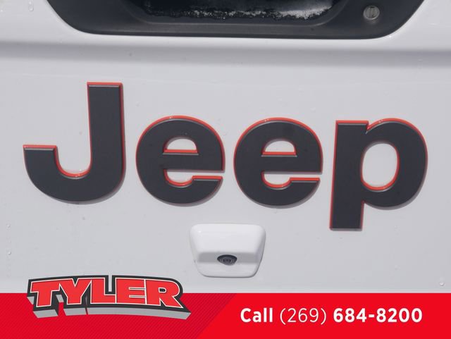 Certified 2022 Jeep Gladiator Mojave w/ Cold Weather Group image 19