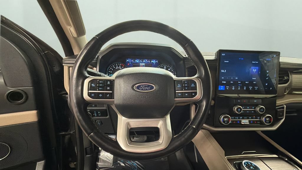 Used 2024 Ford Expedition Limited AWD/4WD image 12