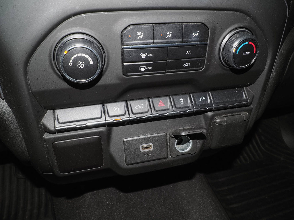 Used 2020 Chevrolet Silverado 1500 Custom w/ Custom Value Package AWD/4WD image 12