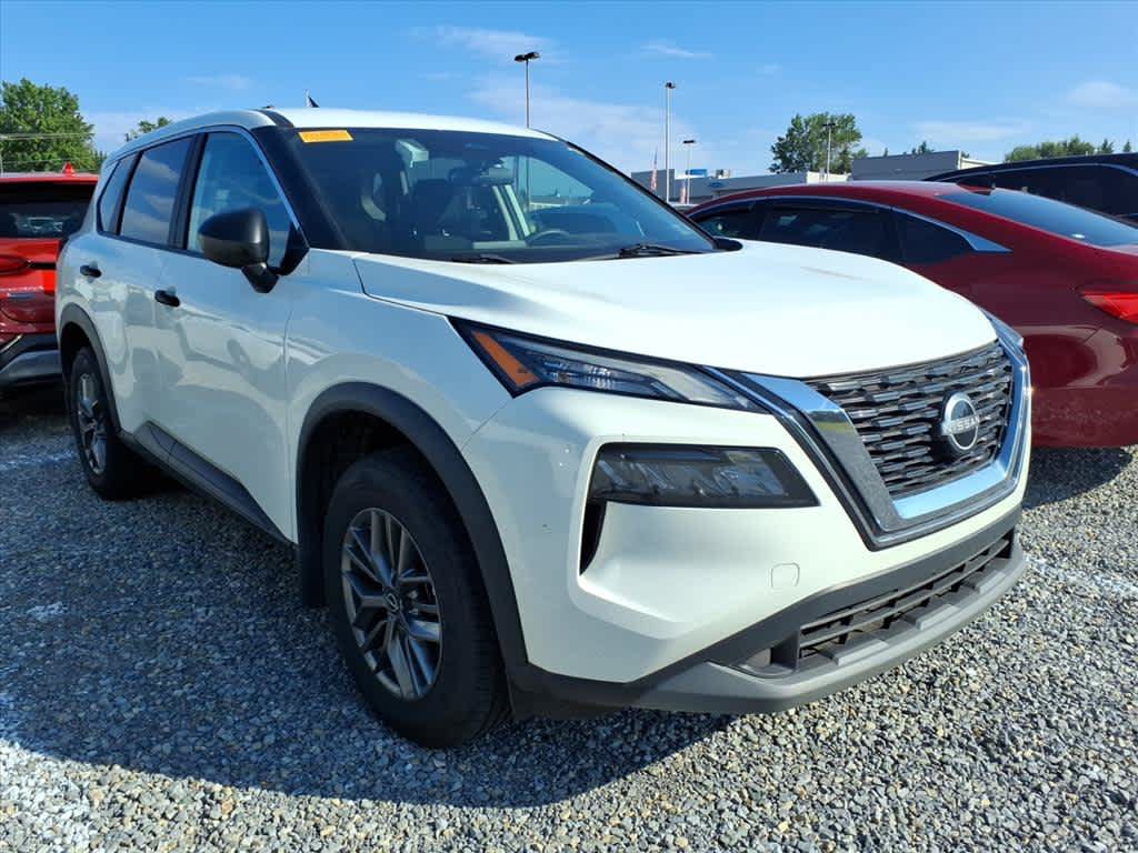 Used 2023 Nissan Rogue S AWD/4WD image 14