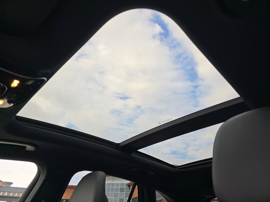 New 2026 Mercedes-Benz GLC 300 GLC 300 image 4