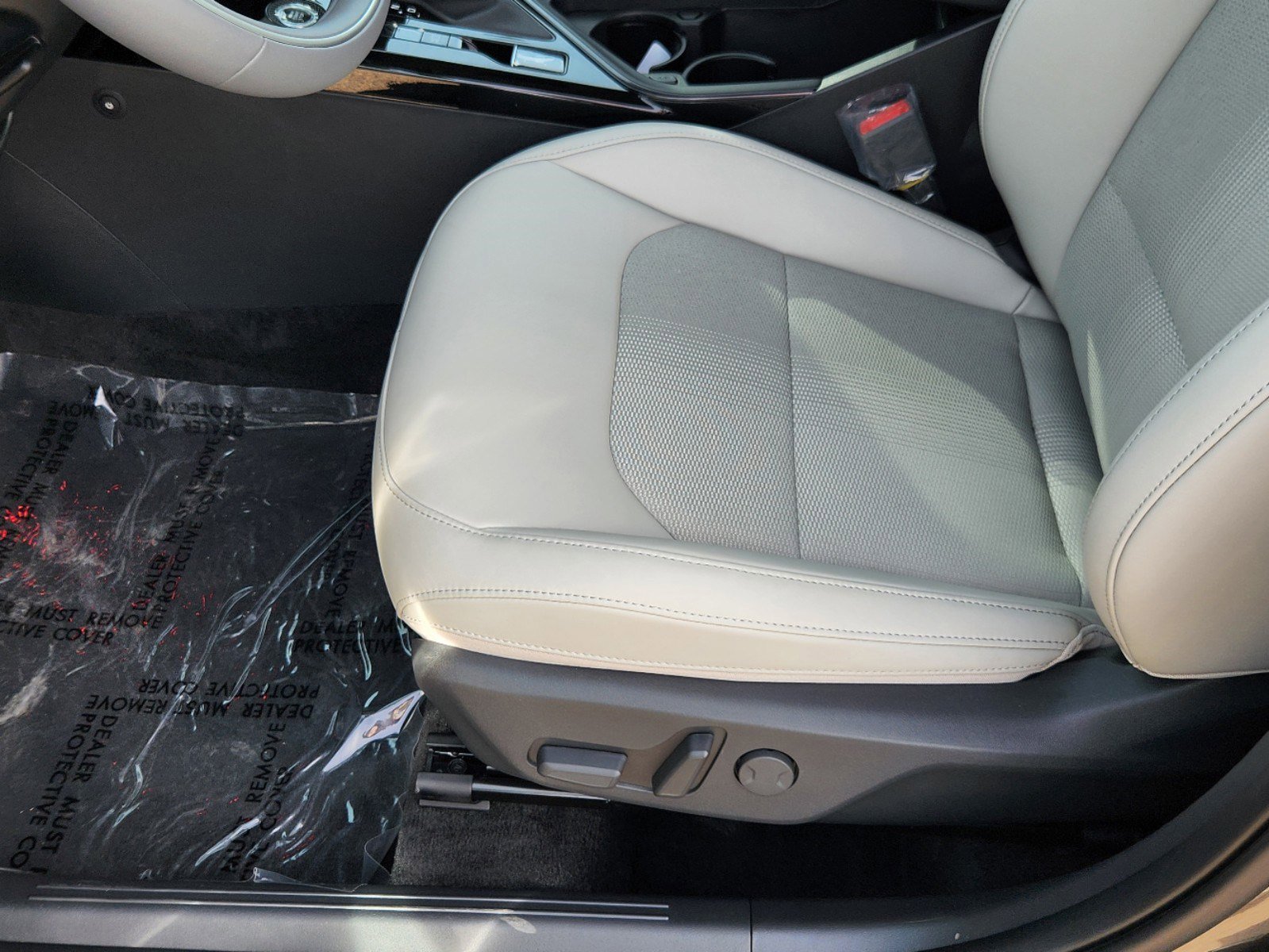 New 2025 Kia Niro EX Touring image 8