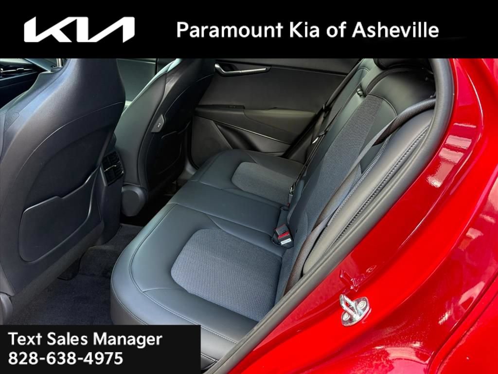 Certified 2025 Kia Niro EX FWD image 21