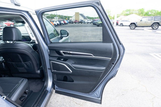Used 2025 Kia Telluride S AWD/4WD image 12