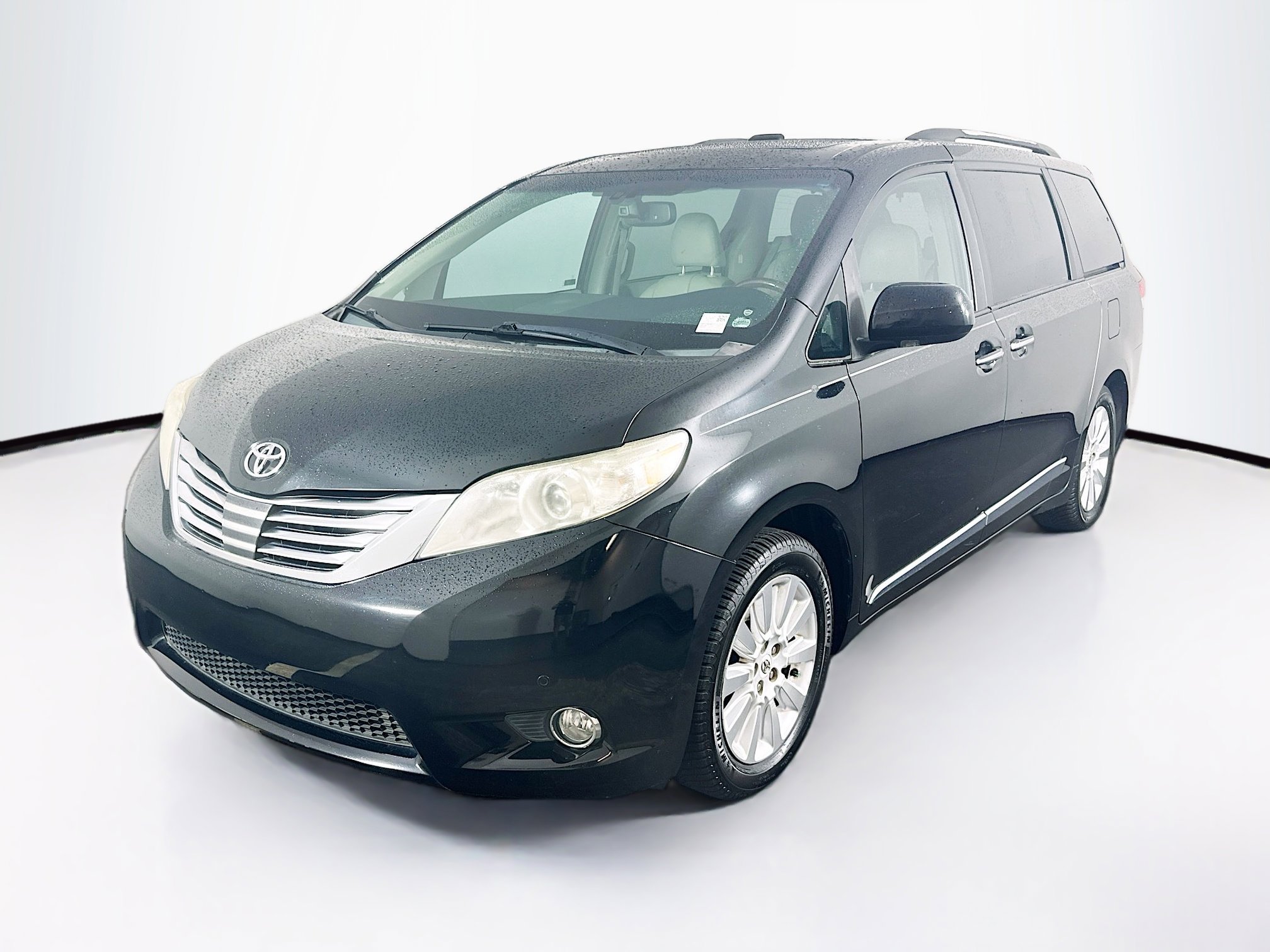 Used 2011 Toyota Sienna Limited w/ Premium Pkg FWD image 3
