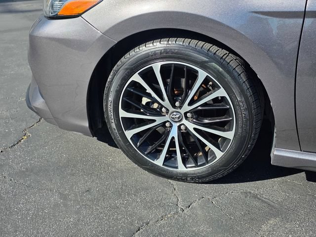 Used 2019 Toyota Camry SE w/ Carpet Mat Package FWD image 5