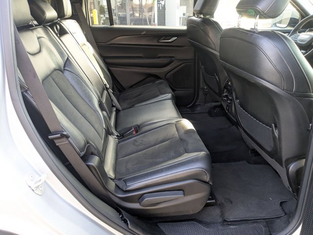 Used 2024 Jeep Grand Cherokee L Laredo image 20