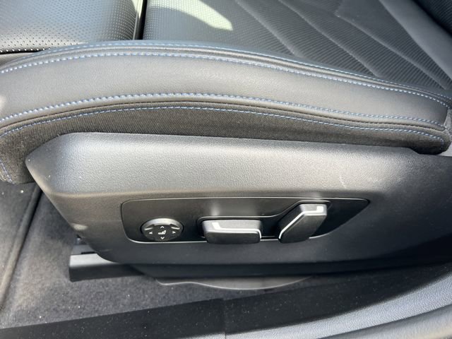 Certified 2025 BMW 530i image 17