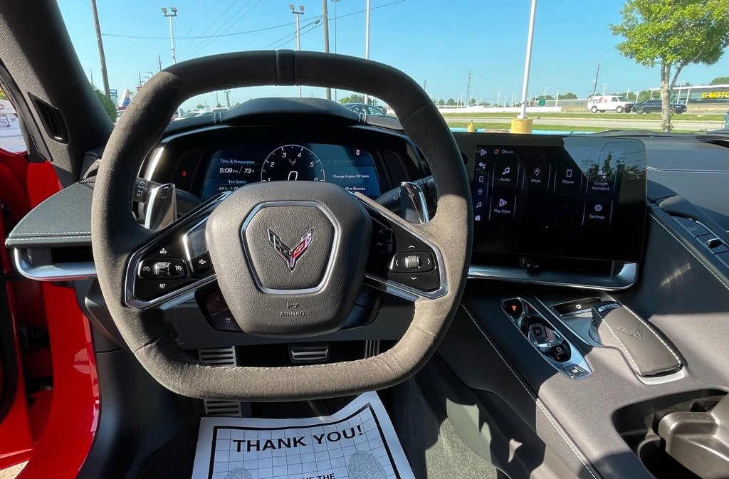 Used 2024 Chevrolet Corvette Stingray Convertible w/ Z51 Performance Package image 19