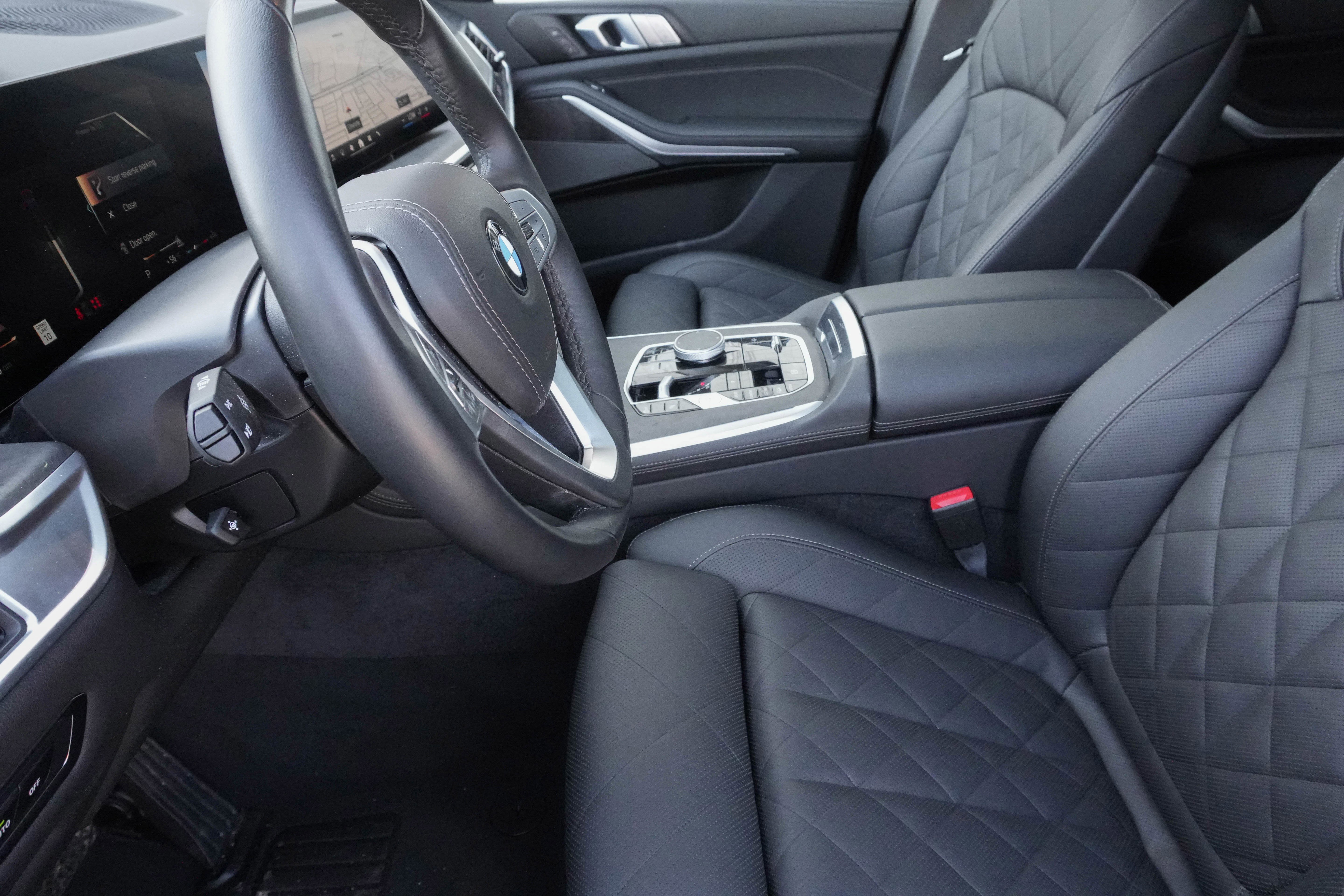 Used 2026 BMW X7 xDrive40i w/ Premium Package image 12