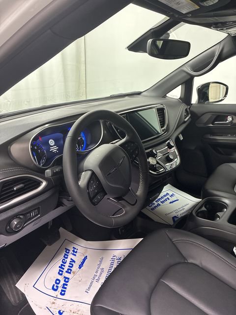 New 2026 Chrysler Pacifica Select w/ S Appearance Package image 11