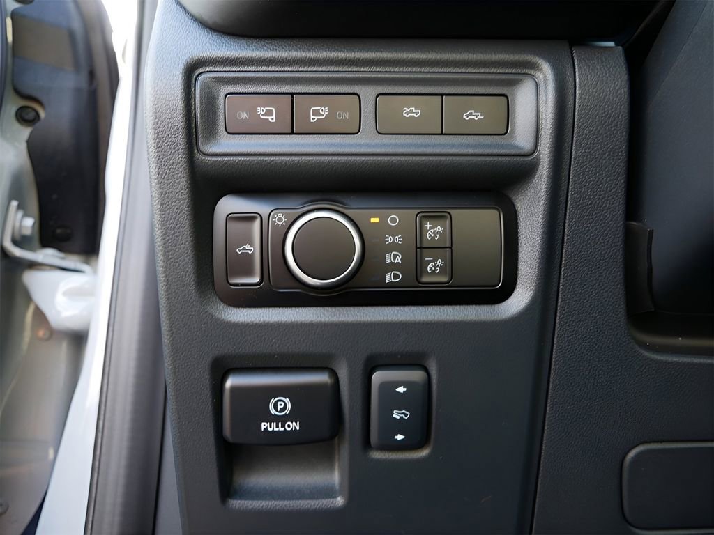 Used 2024 Ford F150 Lightning Platinum image 17