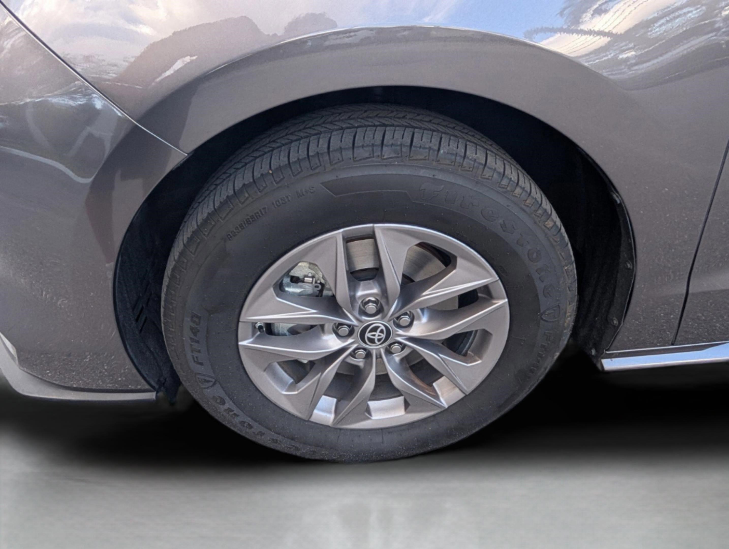 Used 2023 Toyota Sienna XLE image 14