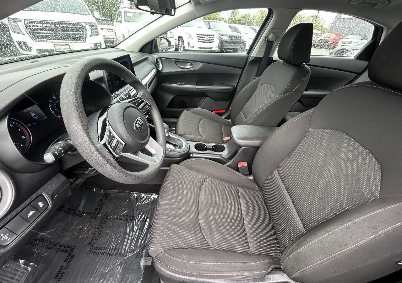 Used 2020 Kia Forte LXS FWD image 9