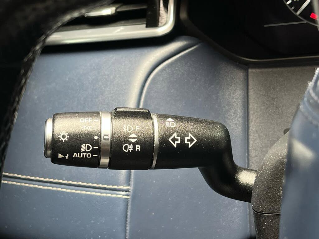 Used 2018 Land Rover Range Rover Velar R-Dynamic SE AWD/4WD image 15