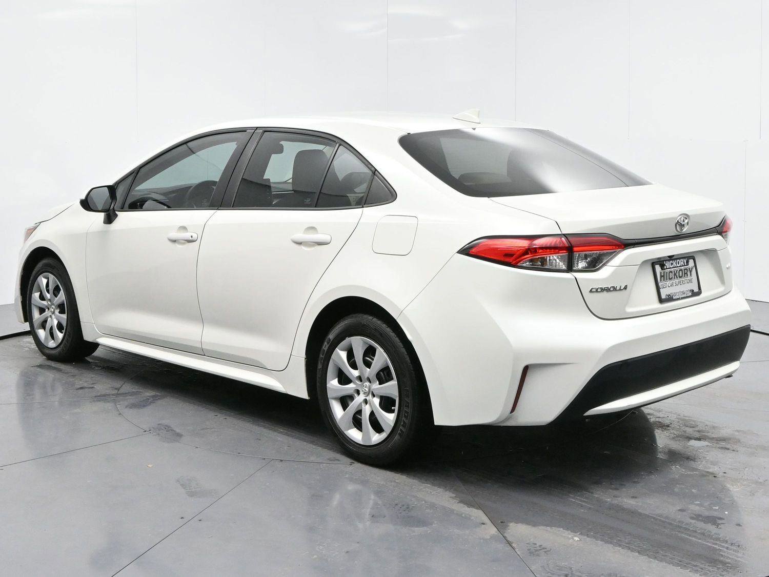 Used 2021 Toyota Corolla LE image 5