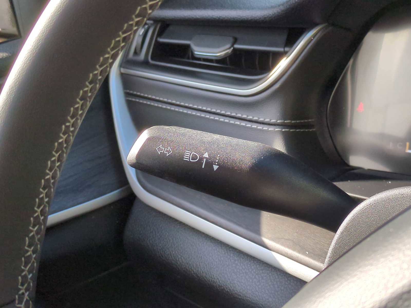 Used 2024 Jeep Grand Cherokee Limited image 28