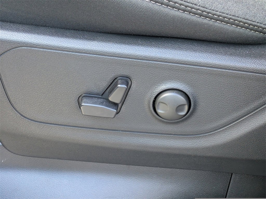 New 2026 RAM 1500 4x4 Crew Cab image 21