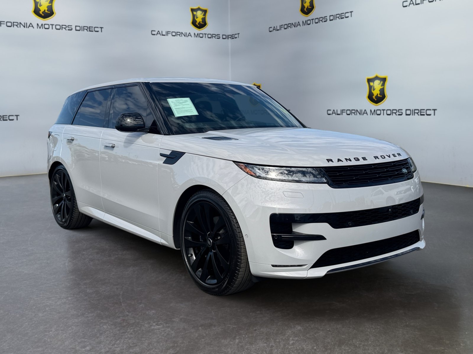 Used 2024 Land Rover Range Rover Sport Dynamic SE AWD/4WD image 3