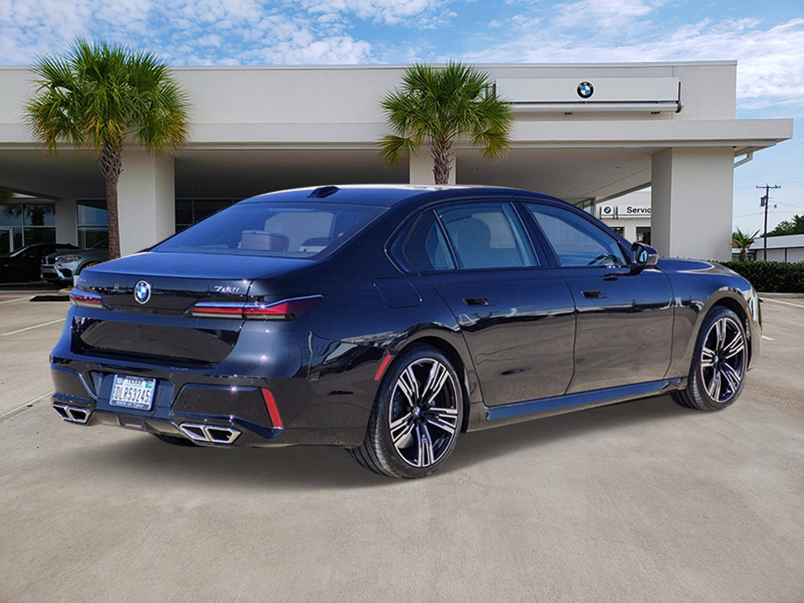 Certified 2025 BMW 760i xDrive w/ Luxury Rear Seating Package AWD/4WD image 4