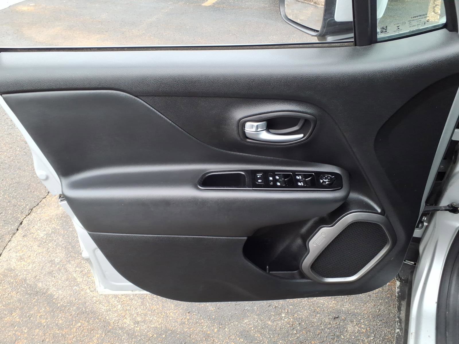 Certified 2020 Jeep Renegade Altitude image 10