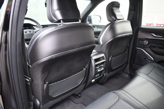 Used 2024 Jeep Grand Cherokee Overland w/ Advanced Protech Group III image 22