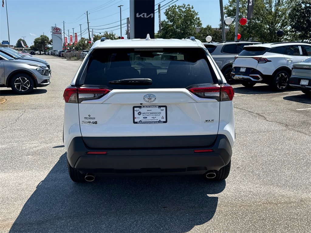 Used 2022 Toyota RAV4 XLE image 4