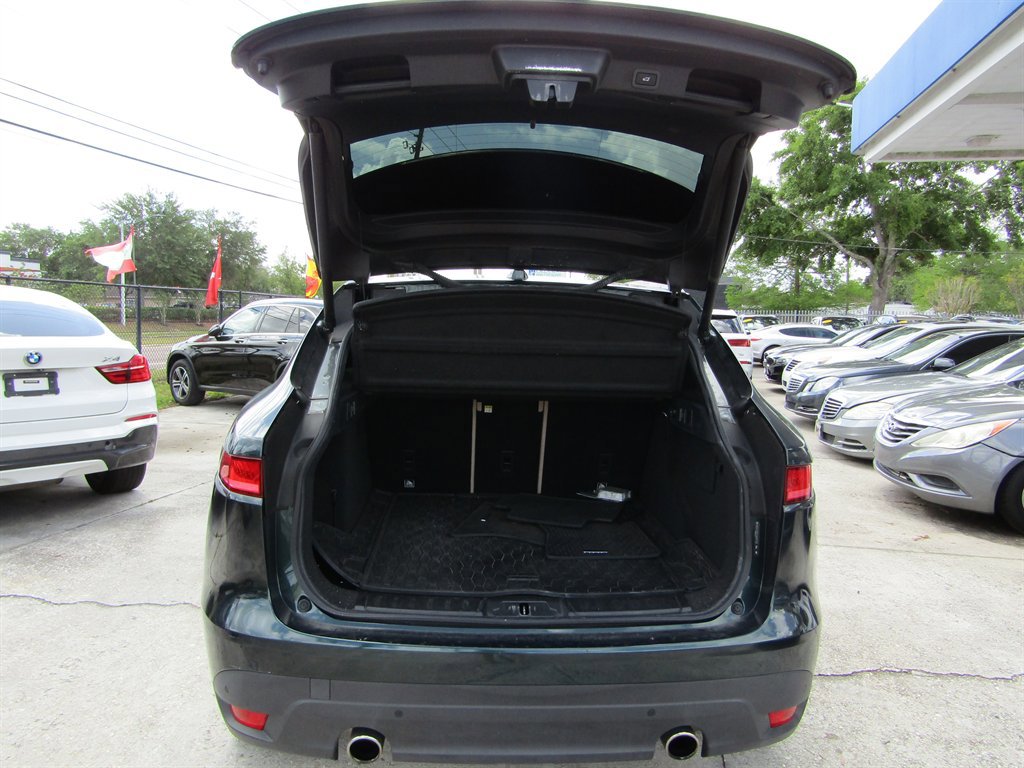 Used 2017 Jaguar F-PACE Prestige image 7