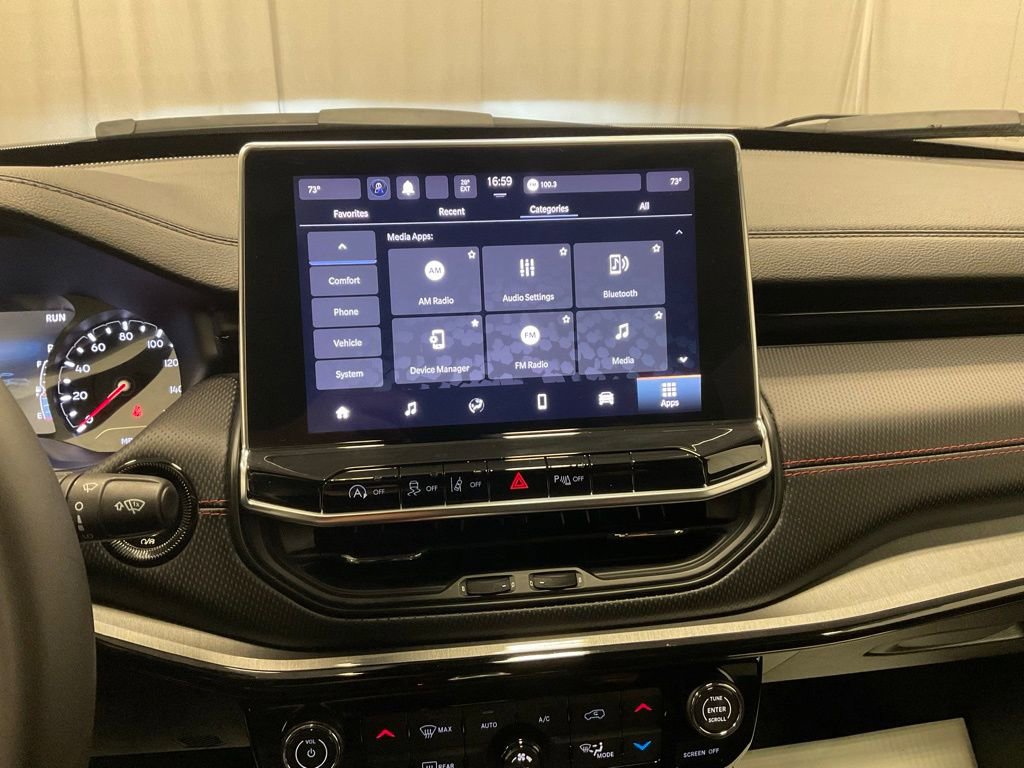 Used 2024 Jeep Compass Trailhawk image 10