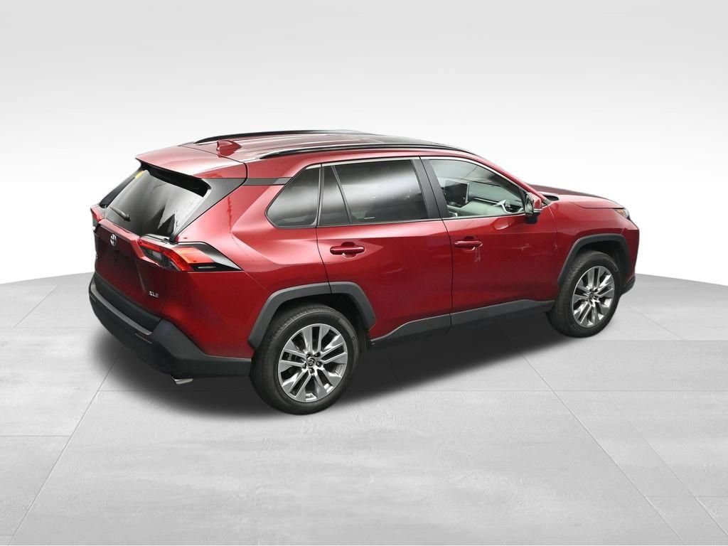 Used 2022 Toyota RAV4 XLE Premium FWD image 22