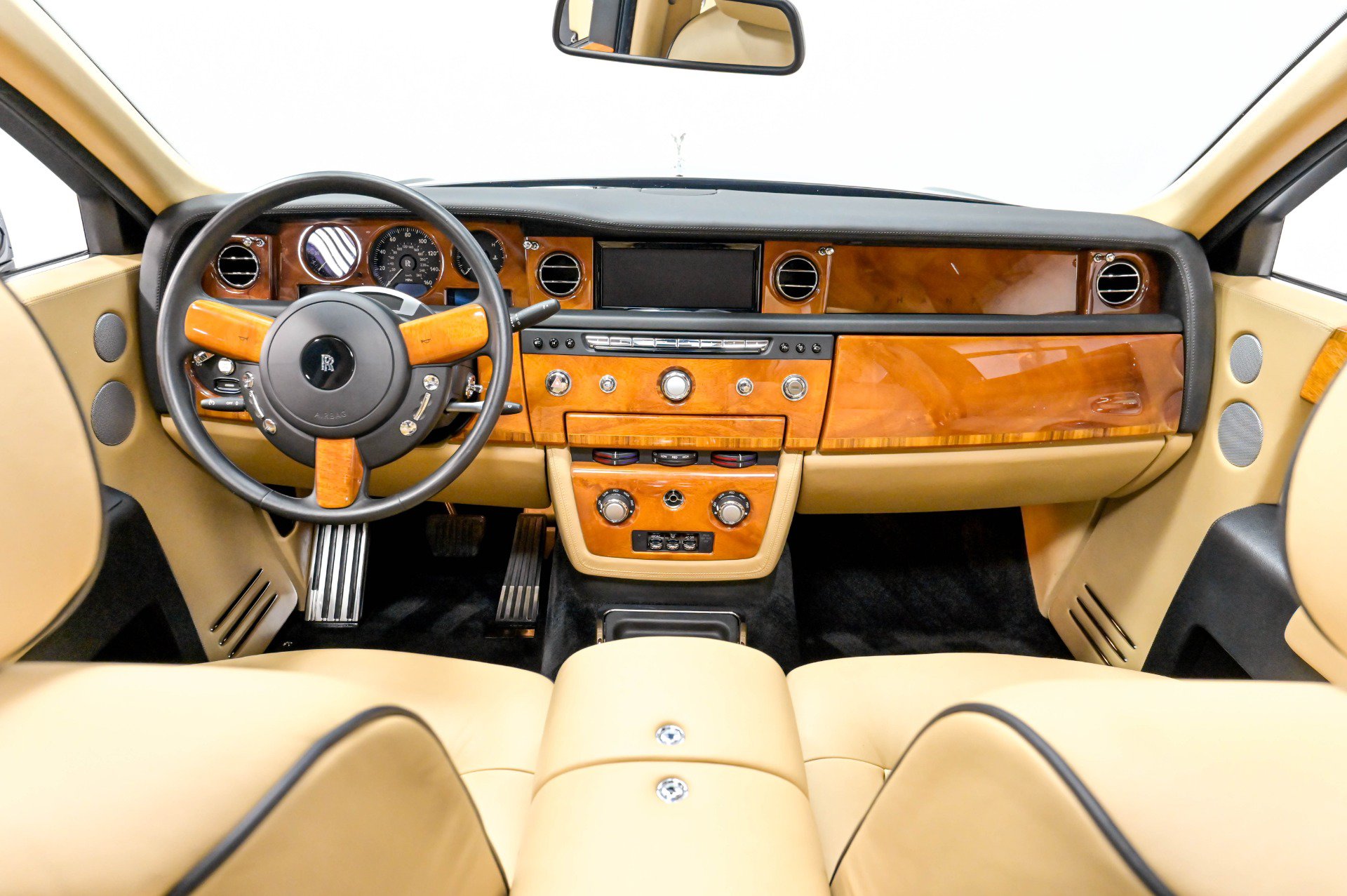Used 2013 Rolls-Royce Phantom Sedan RWD image 15