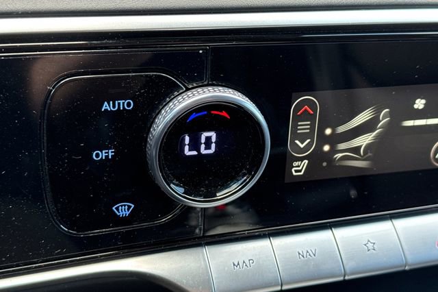 Used 2025 Genesis GV70 2.5T image 29