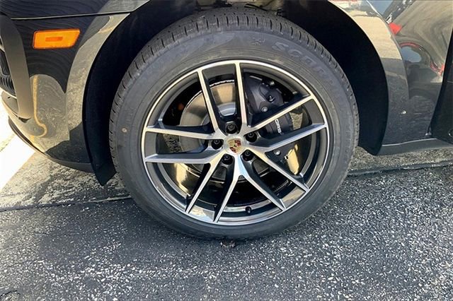 Certified 2026 Porsche Macan AWD/4WD image 15