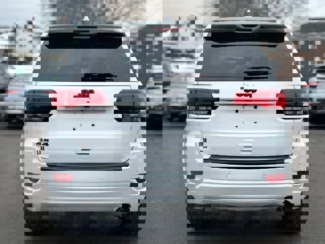 Used 2018 Jeep Grand Cherokee Altitude image 4